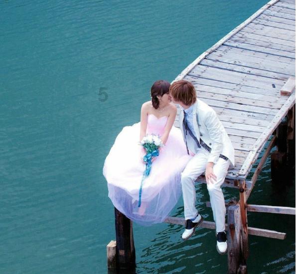 2018年残疾夫妻撞坏百万宝马车,要分期4年半赔钱,他们如愿了吗