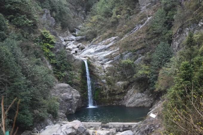 四川一农场挖出神秘铁罐，以为是炸弹，经过研究让专家欣喜不已